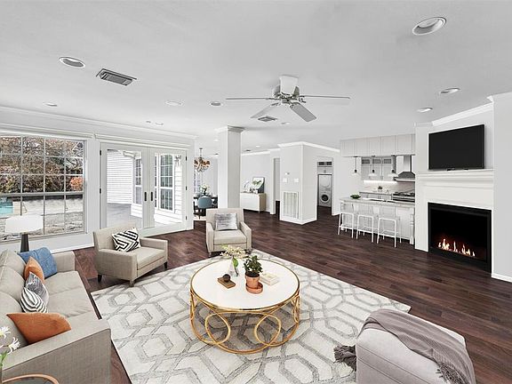 Virtually staged, a large room to accommodate so many ideas