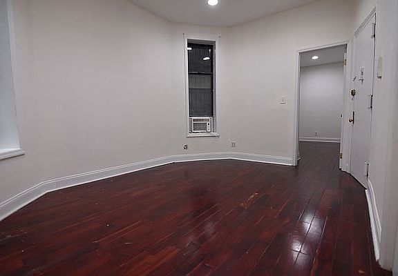 3rd image of 272 W 117th St #4A
