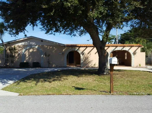 2359 N Wallen Dr, Palm Beach Gardens, FL 33410