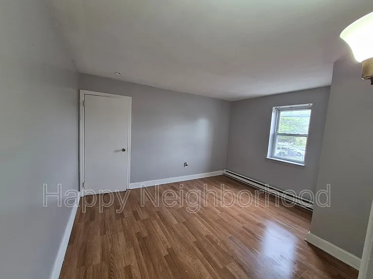 5-7 Upson St #5 — Photo 1