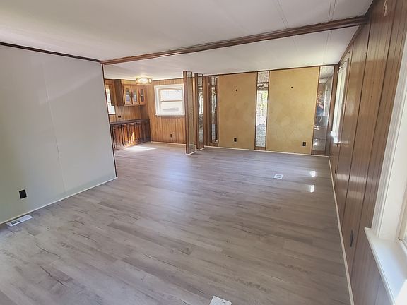 2nd image of 1217 Skylark Dr