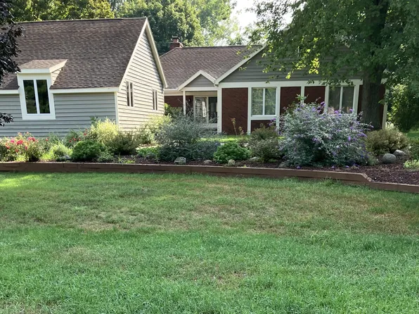 603 Beechwood Dr, Allegan, MI 49010
