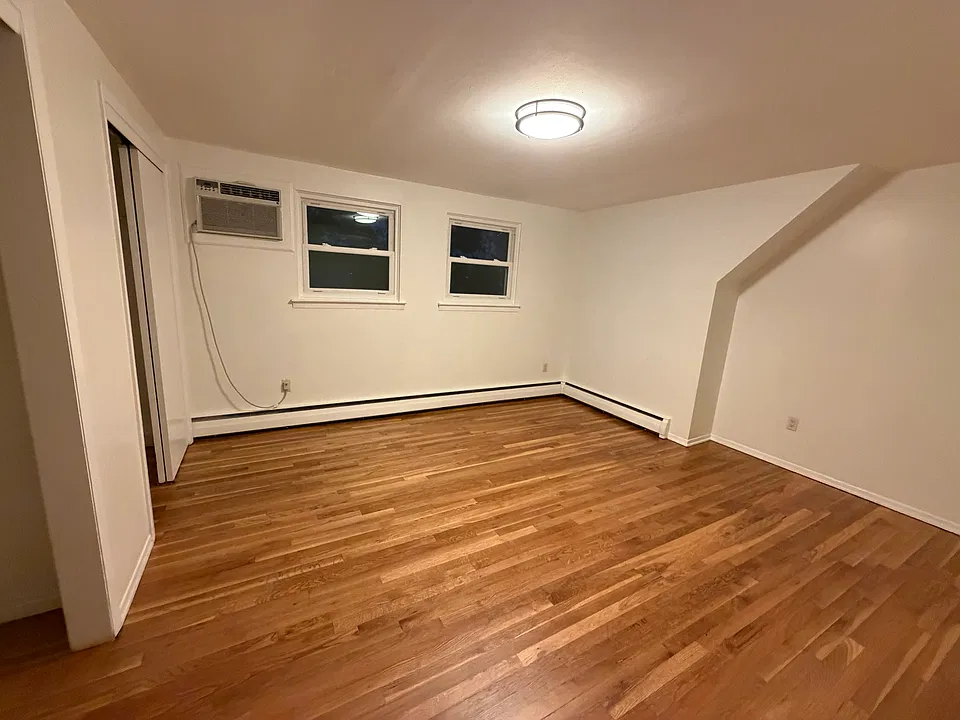 569 Keller Ave #1