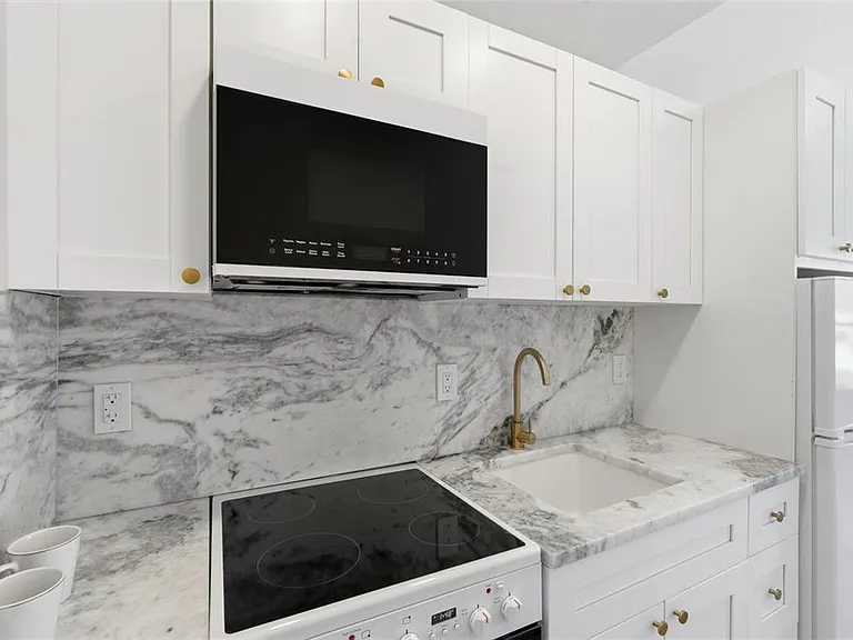 326 6th Ave N #101 — Photo 7