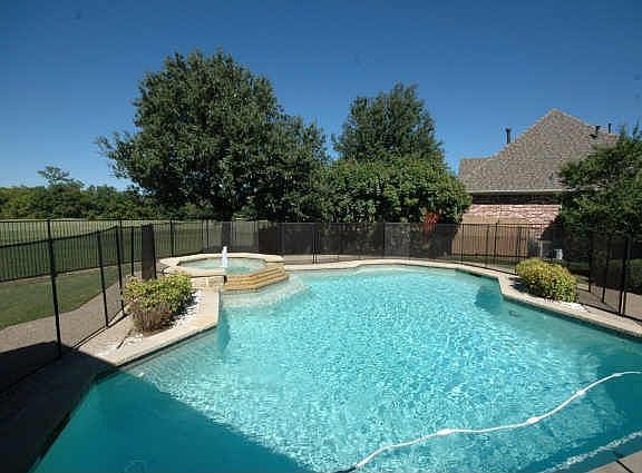 4th image of 803 Glen Rose Dr