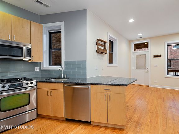 4th image of 4055 N Hermitage Ave APT 1S