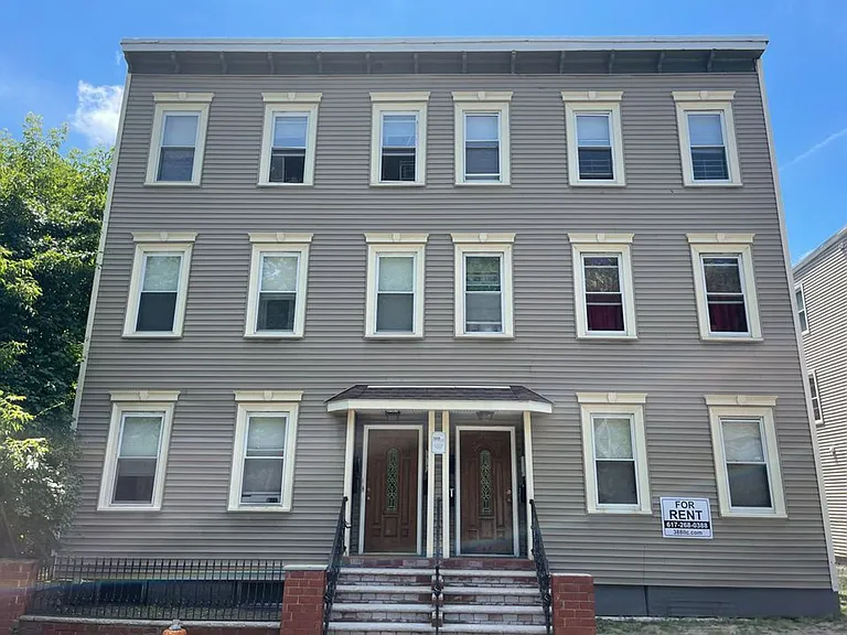 286 Highland St — Photo 2