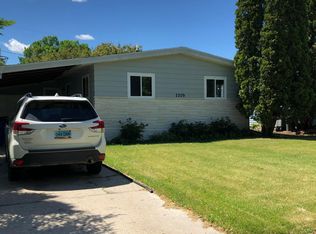 2209 8th St S, Moorhead, MN