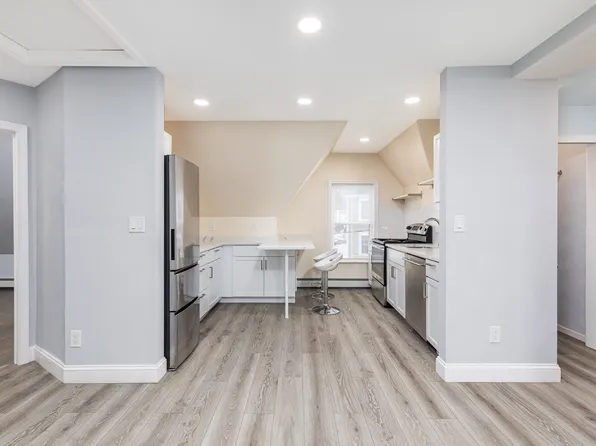 29 Glen Rd #3, Swampscott, MA 01907