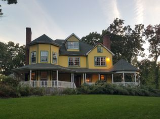250 Bread And Cheese Hollow Rd, Northport, NY 11768