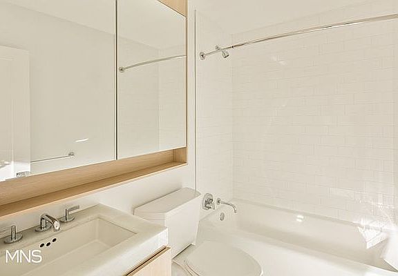 5th image of 250 W 19th St APT 9M