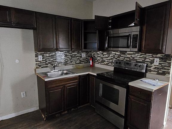 3rd image of 1925 Rowan St