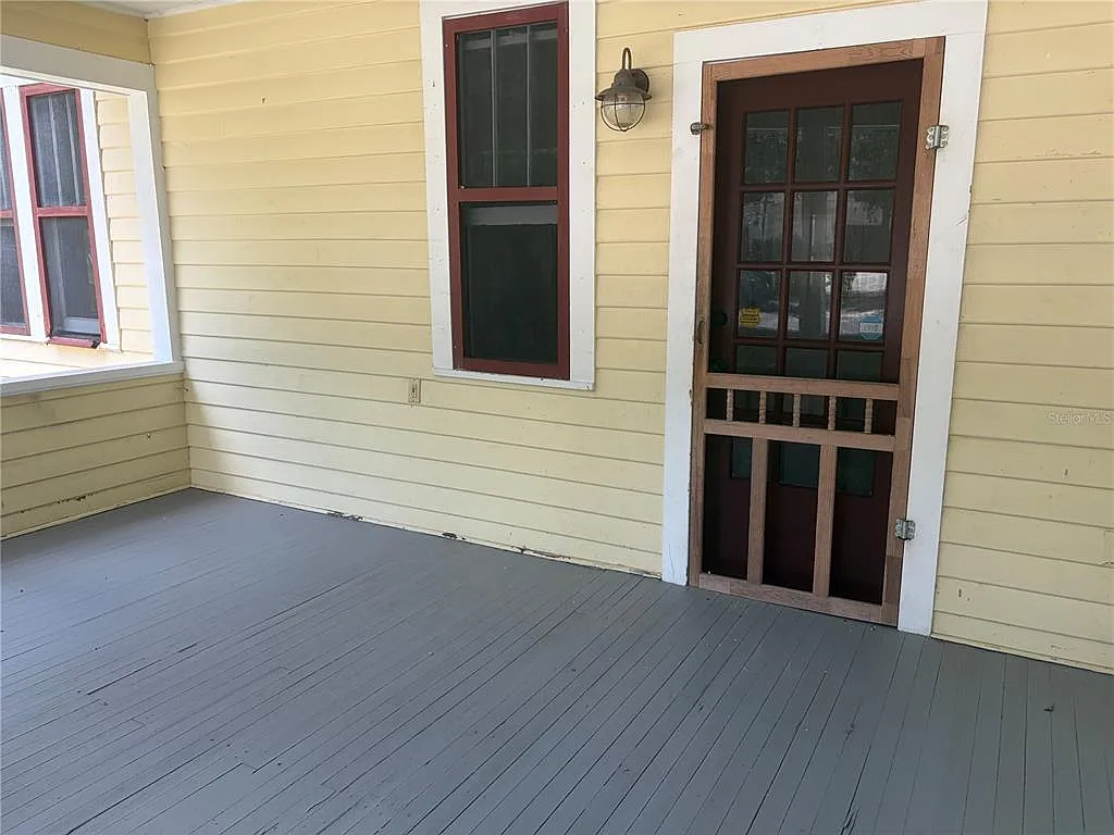 2 bed, 1.0 bath, 905 sqft, $2,000 — Photo 2