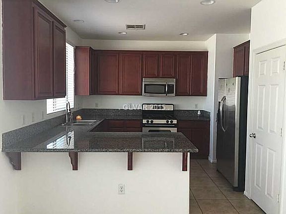 2nd image of 1832 Barrel Oak Ave