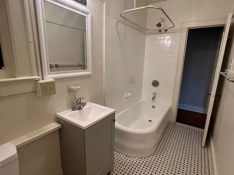 826 Chestnut Street — Photo 6