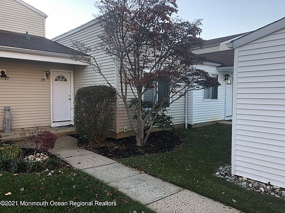 3rd image of 75 Greenwood Dr