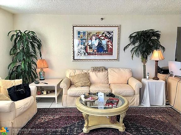 3rd image of 4001 Hillcrest Dr APT 917