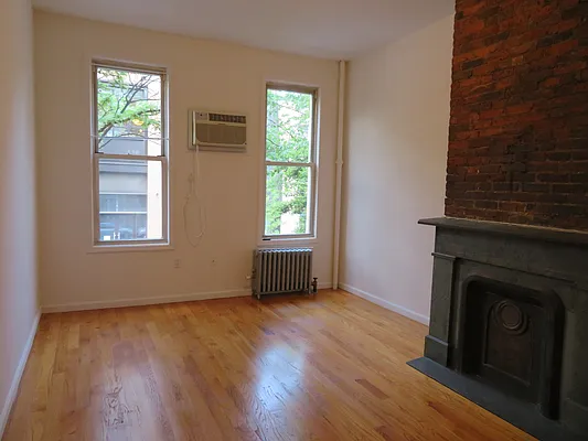Rented by DGW N Y Realty Group LLC | media 9