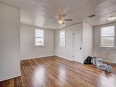 3rd image of 631 NW 6th St APT 3