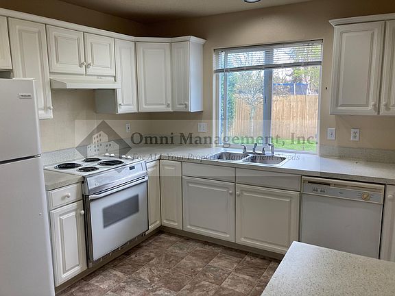 4th image of 170 NE 29th Ave