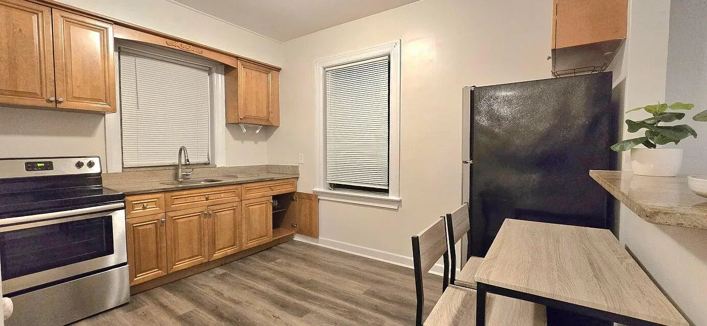 1 bed, 1.0 bath, 380 sqft, $1,500 — Photo 2