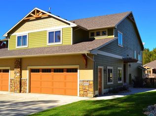 6008 Marrs Beach Ln, Madison, SD 57042