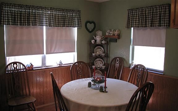 3rd image of 4913 Caribou Dr