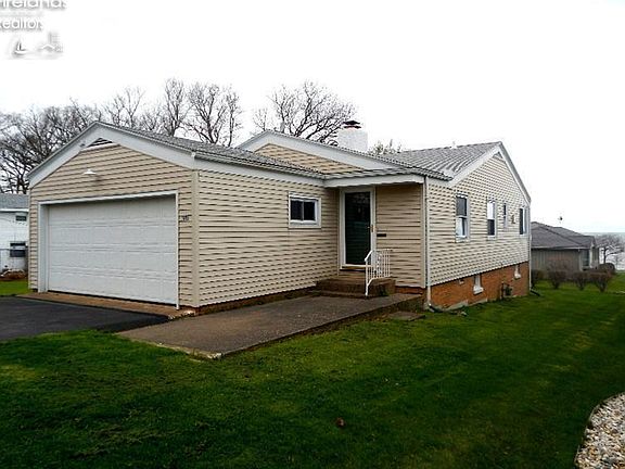 2nd image of 1322 Epworth Ln