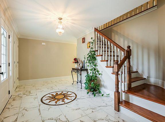 3rd image of 5806 Arlingdale Dr
