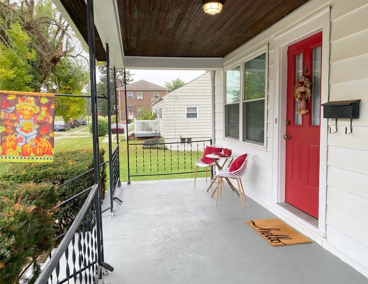 6021 Hammel Ave — Photo 2