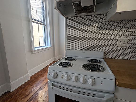 3rd image of 311 E 13th St #5