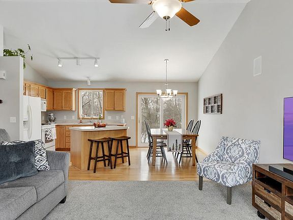4th image of 22084 Ethan Ave