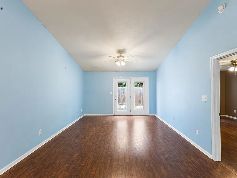 210 New Haven Ln SW — Photo 7