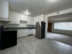 939 Lexington Ave