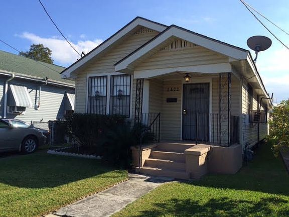 2nd image of 2422 Jasmine St