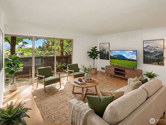 4th image of 11208 NE 68th Street #117