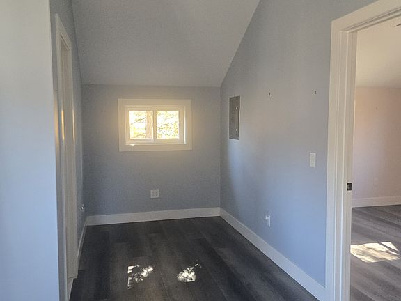 5th image of 825 W Saugerties Woodstock Rd