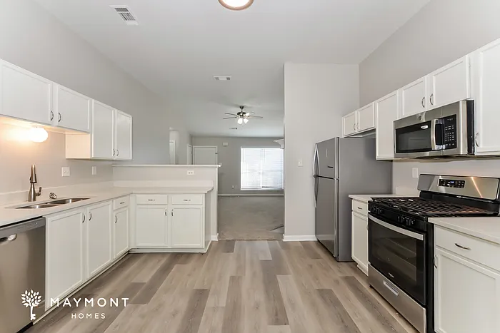465 Oakland Hills Dr — Photo 9