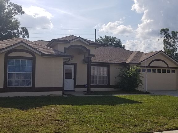 3rd image of 2428 Bel Air Cir