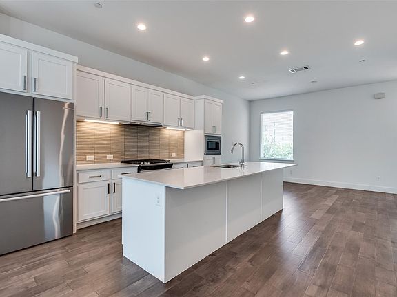 4th image of 1771 McCoy St Suite 303