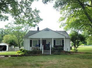 4301 Pineneedle Dr, Greensboro, NC 27405