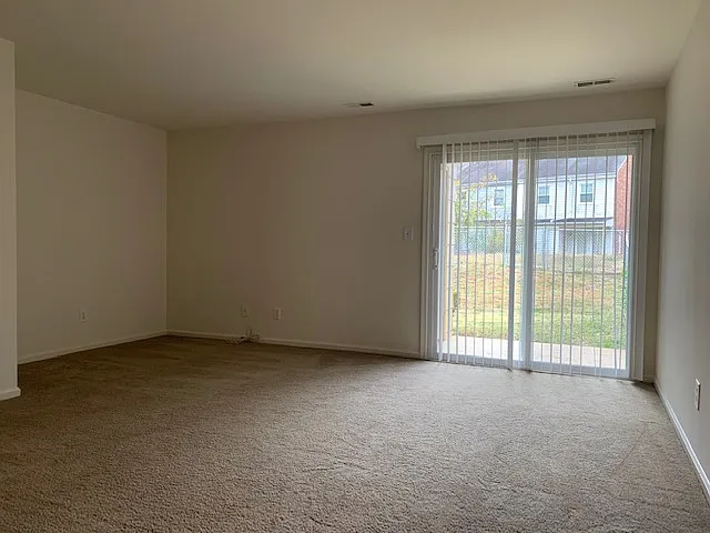 721 Olde Greenwich Cir — Photo 6
