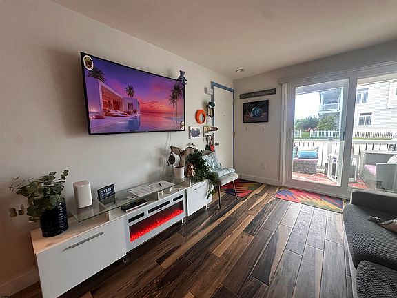 3rd image of 401 37th St S APT 5