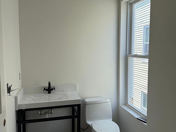 4th image of 80 Marion St #2