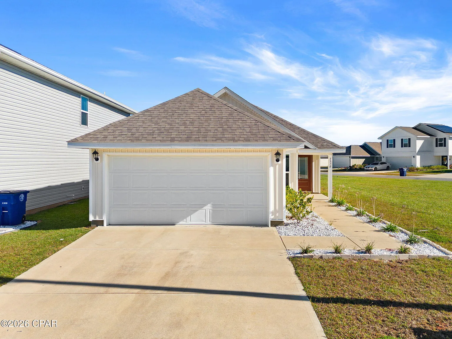 3 bed, 1403 sqft, $2,100 — Photo 2