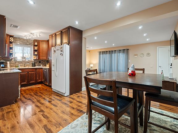 3rd image of 9645 S Harlem Ave APT 1H