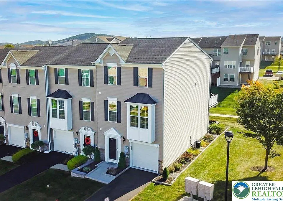 9 Red Rose Ln