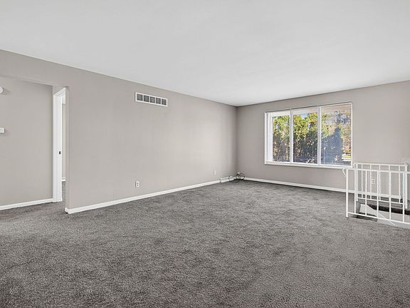 3rd image of 2612-2614 W Wardcliffe Dr