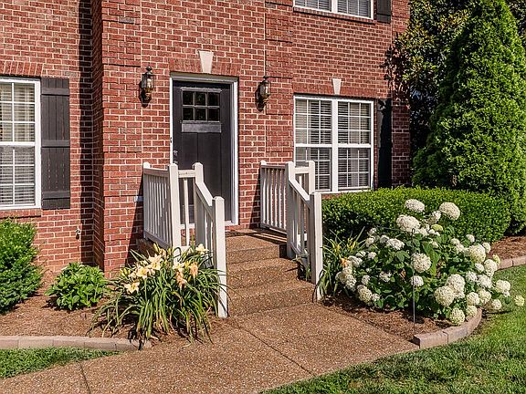 4th image of 7820 Farmington Pl