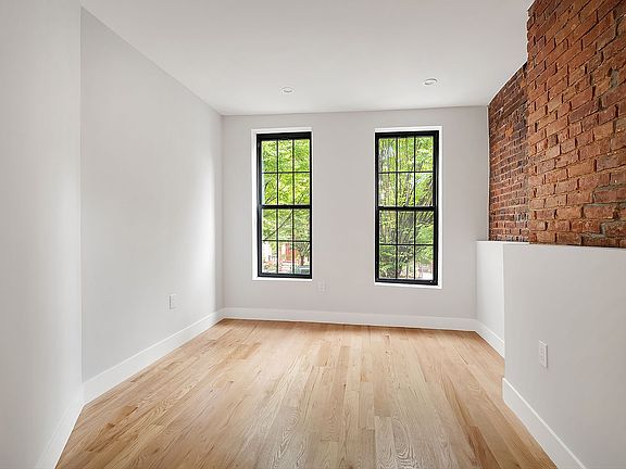 4th image of 14 Roosevelt Pl #1
